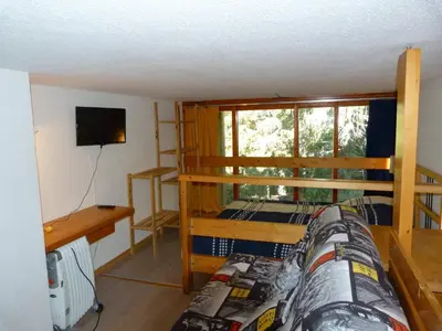 Télévision ou salle de divertissement dans l'établissement Duplex skis aux pieds à Arc 1800, 5 pers, animaux admis - FR-1-411-274