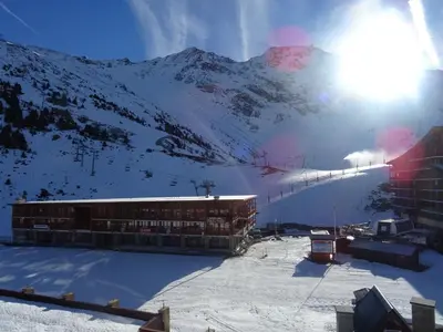 Plan de l'établissement Confortable studio ski aux pieds à Arc 2000, idéal pour 4, animaux admis - FR-1-411-451
