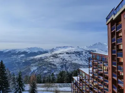 Vue générale sur la montagne ou vue sur la montagne depuis l'appartement