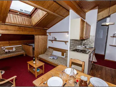 Cuisine ou kitchenette dans l'établissement Appartement cosy 4 pers. Val-d'Isère, balcon sud - FR-1-518-7