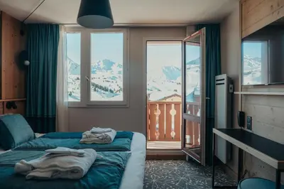 Vue générale sur la montagne ou vue sur la montagne depuis l'hôtel