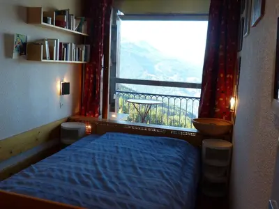 Un ou plusieurs lits dans un hébergement de l'établissement Appartement 2 pièces, 6 pers, proche pistes, balcon, wifi, animaux admis - FR-1-411-22