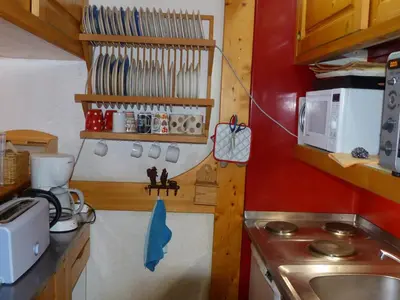 Cuisine ou kitchenette dans l'établissement Appartement 2 pièces, 6 pers, proche pistes, balcon, wifi, animaux admis - FR-1-411-22
