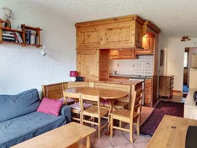Cuisine ou kitchenette dans l'établissement Confortable 2P Cabine, 4 Pers, Pied des Pistes à Val-d'Isère - FR-1-518-3