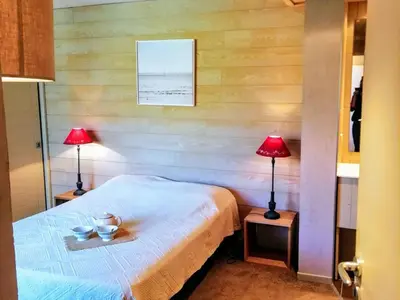 Un ou plusieurs lits dans un hébergement de l'établissement Appartement 4 pièces à Tignes, 6 pers, balcon, proche pistes - FR-1-411-647