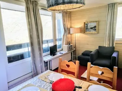 Coin salon dans l'établissement Appartement 4 pièces à Tignes, 6 pers, balcon, proche pistes - FR-1-411-647