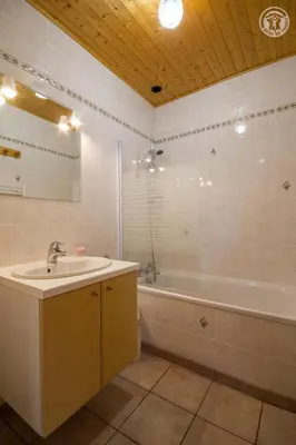 Salle de bains dans l'établissement La Tomba Val-Cenis Lanslevillard
