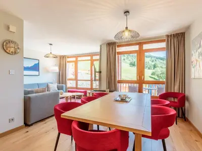 Télévision ou salle de divertissement dans l'établissement Superbe appartement aux Arcs 1800, 7 couchages, piscine, spa, fitness, parking, ski aux pieds - FR-1-352-58