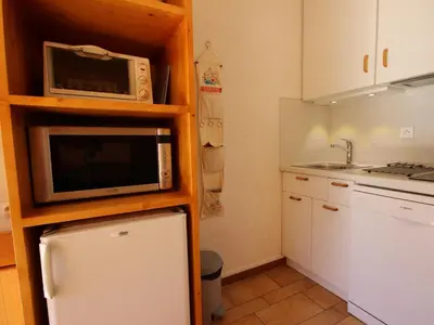 Cuisine ou kitchenette dans l'établissement Studio 4 pers. à Plan Peisey, proche pistes, animaux admis - FR-1-411-641