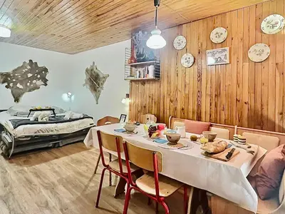Coin salon dans l'établissement Appartement 2 Pièces pour 4 à Tignes Le Lac - FR-1-411-666