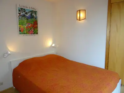 Un ou plusieurs lits dans un hébergement de l'établissement Bel appartement 3 pièces pour 6, proche pistes et commerces à Arc 1800 - FR-1-411-163