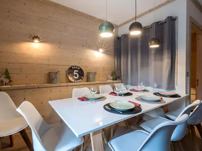 Coin salon dans l'établissement Appartement au centre avec balcon et parking, 6 pers., Val-d'Isère - FR-1-519-5