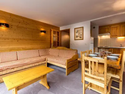Cuisine ou kitchenette dans l'établissement Appartement au centre, près des pistes, avec WIFI, jusqu'à 6 personnes - FR-1-519-11