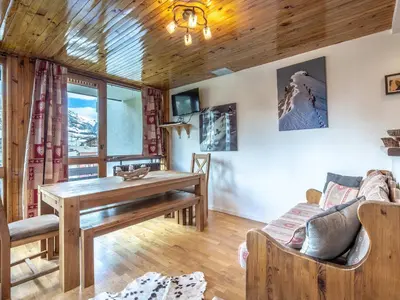 Coin salon dans l'établissement Appartement spacieux pour 7 pers., centre-ville, proche pistes, avec WIFI - FR-1-519-13