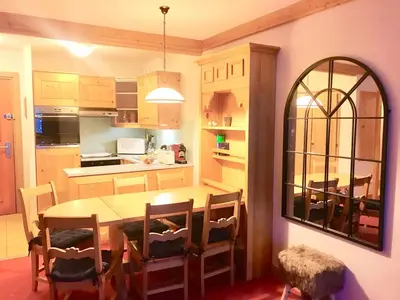 Cuisine ou kitchenette dans l'établissement Arc 1950 Apartment - Sources de Marie, Mountain View
