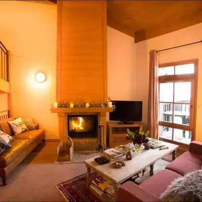 Huge Superior 4 Bedroom Apartment