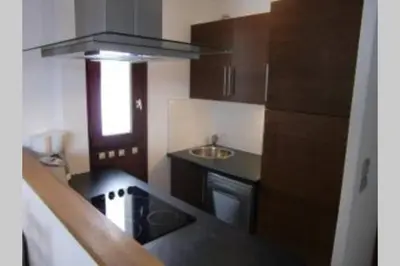 Cuisine ou kitchenette dans l'établissement Residence Bollin No.21