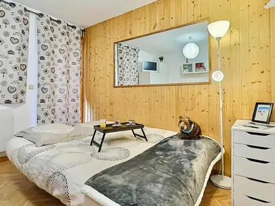 Un ou plusieurs lits dans un hébergement de l'établissement Studio cabine pour 4 au pied des pistes à Tignes, balcon sud - FR-1-411-486