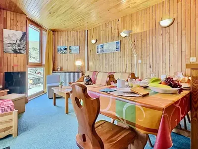 Coin salon dans l'établissement Appartement 2 pièces à Tignes proche pistes et commerces, 4 personnes - FR-1-411-334