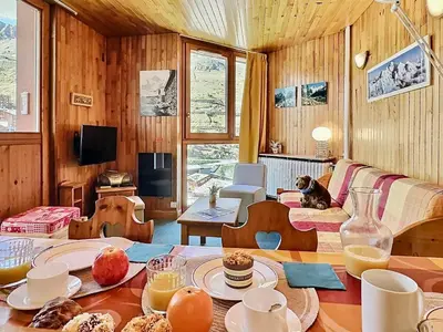 Télévision ou salle de divertissement dans l'établissement Appartement 2 pièces à Tignes proche pistes et commerces, 4 personnes - FR-1-411-334