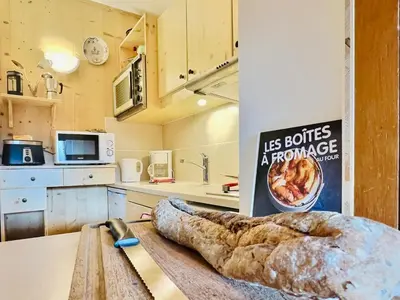 Cuisine ou kitchenette dans l'établissement Appartement 2 pièces, 6 pers, Tignes, proche pistes et commerces - FR-1-411-30