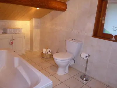 Salle de bains dans l'établissement Chalet 5 pièces lumineux près des pistes, 10 personnes - FR-1-464-169