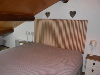 Un ou plusieurs lits dans un hébergement de l'établissement Chalet 5 pièces lumineux près des pistes, 10 personnes - FR-1-464-169
