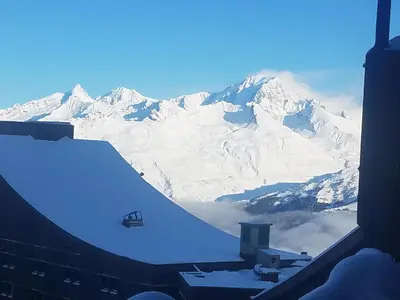 Vue générale sur la montagne ou vue sur la montagne depuis l'appartement