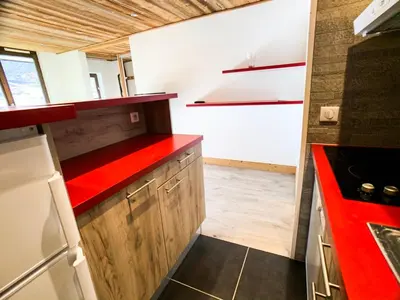 Cuisine ou kitchenette dans l'établissement Studio rénové & lumineux près des pistes avec balcon - Animaux admis - FR-1-502-156
