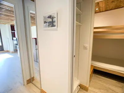 Un ou plusieurs lits dans un hébergement de l'établissement Studio rénové & lumineux près des pistes avec balcon - Animaux admis - FR-1-502-156