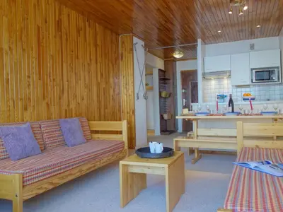 Cuisine ou kitchenette dans l'établissement Apartment Les Hauts du Val Claret - Val Claret-22 by Interhome