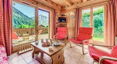 Vue générale sur la montagne ou vue sur la montagne depuis le chalet