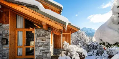 Vue générale sur la montagne ou vue sur la montagne depuis le chalet
