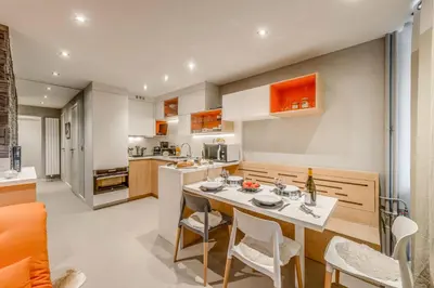 Cuisine ou kitchenette dans l'établissement Résidence RÉsidence 2100 B - 2 pièces 4 entièrement rénové 3 MAE-3387