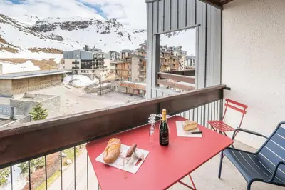 Vue générale sur la montagne ou vue sur la montagne depuis l'appartement