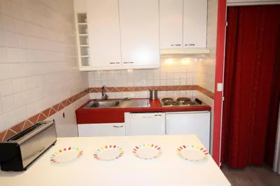 Cuisine ou kitchenette dans l'établissement Résidence Slalom - design,moderne, confortable MAE-3654