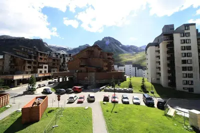 Vue générale sur la montagne ou vue sur la montagne depuis l'appartement