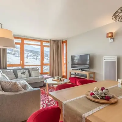 Appartement moderne 4 pièces avec piscine