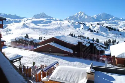 Vue générale sur la montagne ou vue sur la montagne depuis l'appartement