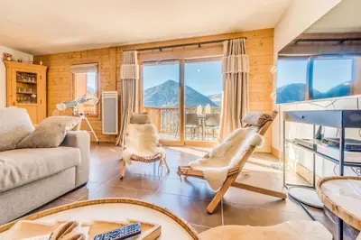 Vue générale sur la montagne ou vue sur la montagne depuis l'appartement