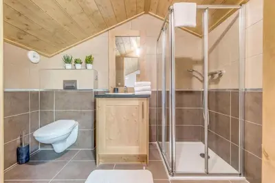 Salle de bains dans l'établissement Résidence Les Balcons EtoilÉs - Appartement 4 au pied des pistes MAE-3253
