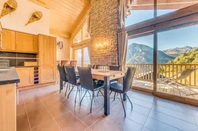 Vue générale sur la montagne ou vue sur la montagne depuis l'appartement