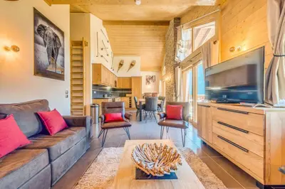 Télévision ou salle de divertissement dans l'établissement Résidence Les Balcons EtoilÉs - Appartement 4 au pied des pistes MAE-3254