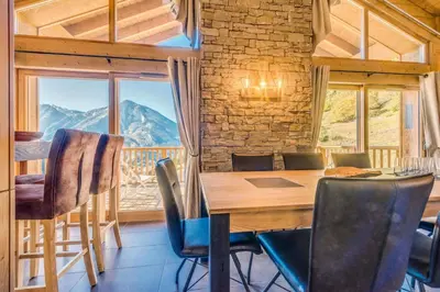 Vue générale sur la montagne ou vue sur la montagne depuis l'appartement