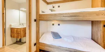 Un ou plusieurs lits dans un hébergement de l'établissement Résidence La Tour Du Merle - 4 Pièces pour 8 Personnes MAE-3257