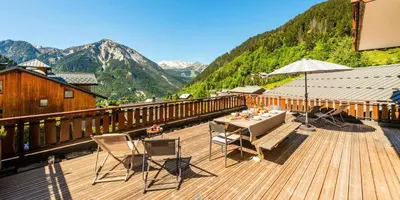 Vue générale sur la montagne ou vue sur la montagne depuis l'appartement