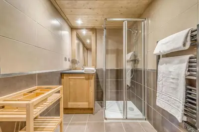 Salle de bains dans l'établissement Résidence Les Balcons EtoilÉs - Appartement 4 au pied des pistes MAE-3258