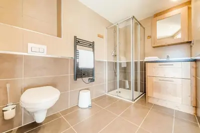 Salle de bains dans l'établissement Résidence Les Balcons EtoilÉs - Appartement 4 au pied des pistes MAE-3261