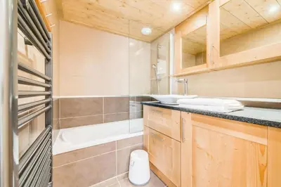 Salle de bains dans l'établissement Résidence Les Balcons EtoilÉs - Appartement 4 au pied des pistes MAE-3261