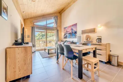 Cuisine ou kitchenette dans l'établissement Résidence Les Balcons EtoilÉs - Appartement 4 au pied des pistes MAE-3264